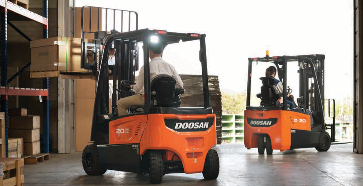 3 опорные электропогрузчики Doosan