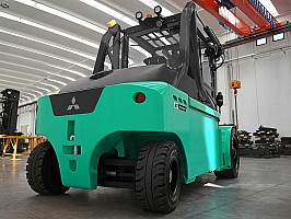 Электропогрузчик Mitsubishi мощный противовес